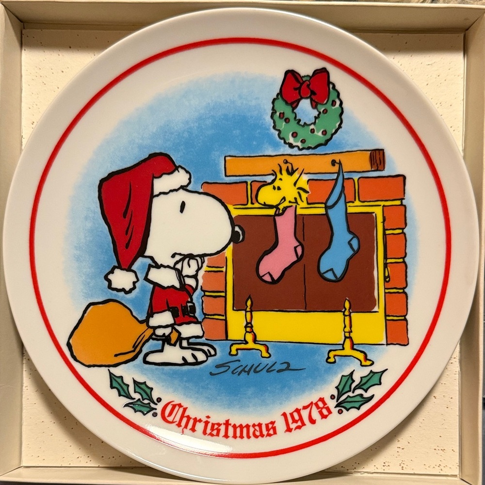 Snoopy Christmas 1978 Decorative Plate by Charles Schultz for Schmid - with Box